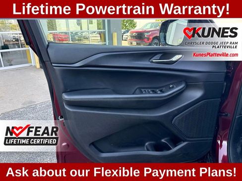 Used 2024 Jeep Grand Cherokee Altitude AWD/4WD image 12