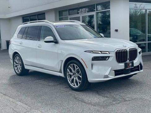 Used 2026 BMW X7 xDrive40i w/ Premium Package AWD/4WD image 3