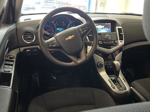 Used 2015 Chevrolet Cruze LT FWD image 16
