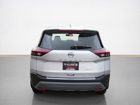 Certified 2021 Nissan Rogue SV image 4