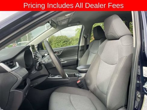 Used 2024 Toyota RAV4 XLE AWD/4WD image 20