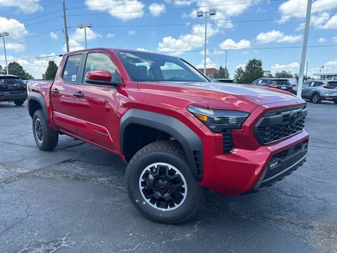 Used 2026 Toyota Tacoma TRD Off-Road AWD/4WD image 2
