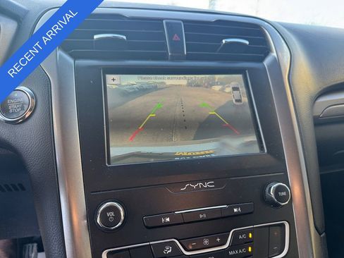 Used 2019 Ford Fusion SE image 29