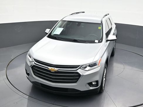 Used 2021 Chevrolet Traverse LT image 23