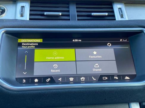 Used 2017 Land Rover Range Rover Evoque SE Premium image 32