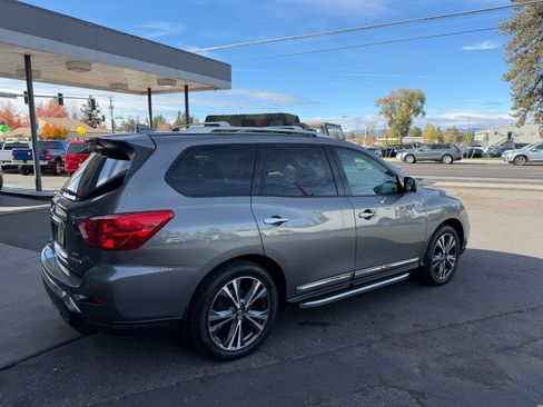 Used 2019 Nissan Pathfinder Platinum image 6