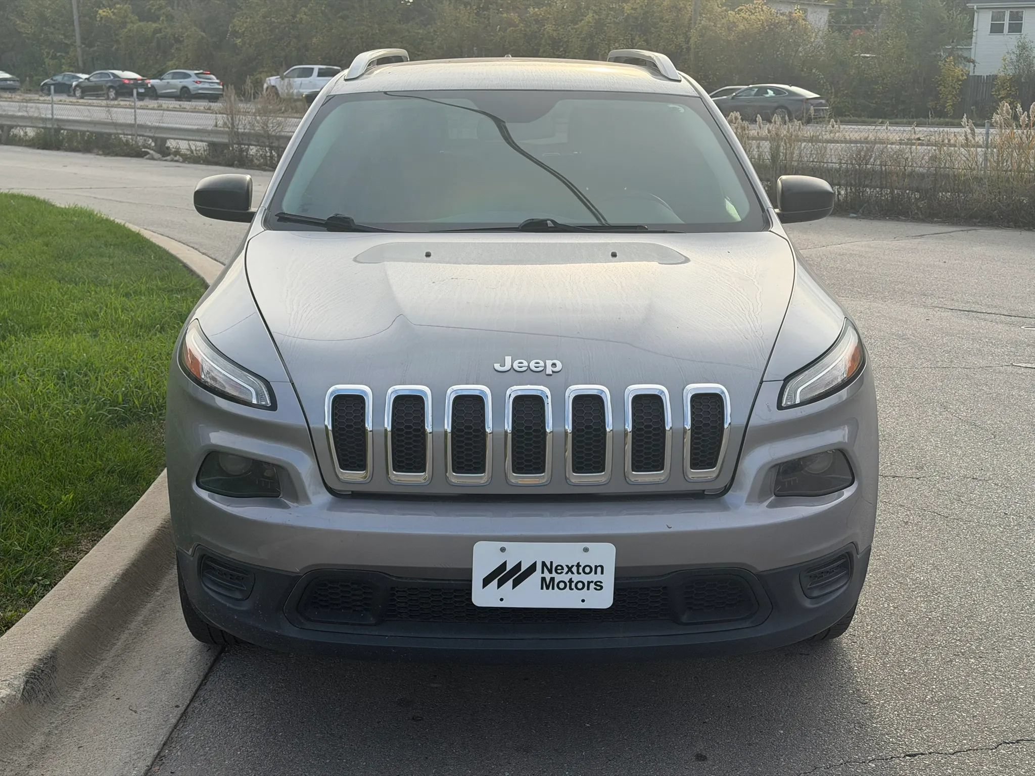 Used 2015 Jeep Cherokee Sport FWD image 8