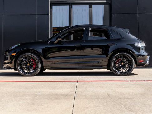 Certified 2025 Porsche Macan GTS AWD/4WD image 2