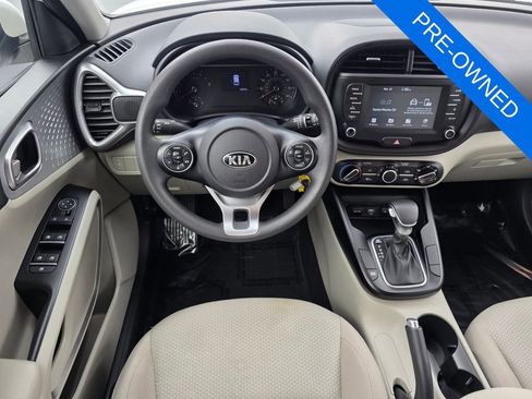 Used 2021 Kia Soul LX FWD image 12
