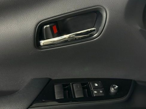 Used 2021 Toyota Prius Prime Limited image 16