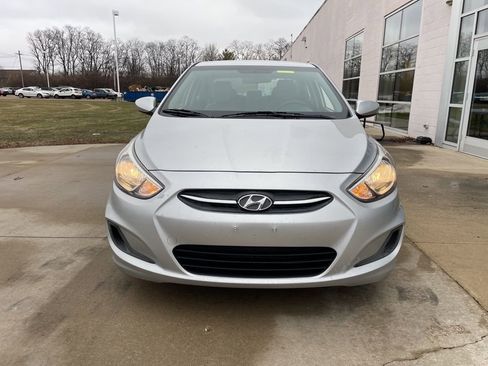 Used 2017 Hyundai Accent SE image 3