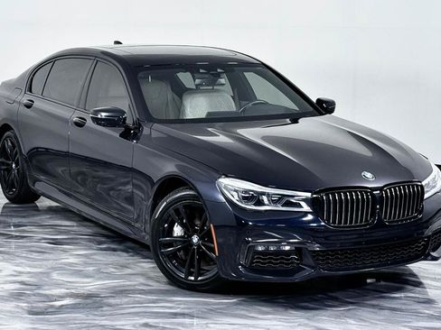 Used 2019 BMW 750i xDrive w/ M Sport Package AWD/4WD image 3