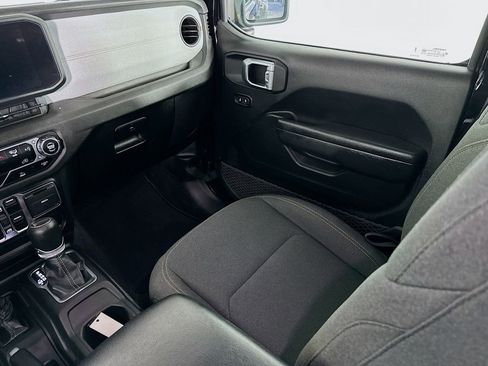 Certified 2024 Jeep Gladiator Sport image 33