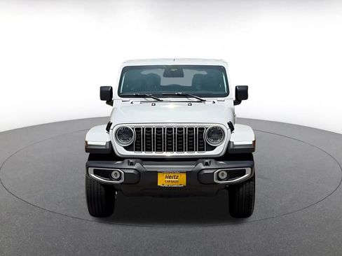 Used 2025 Jeep Wrangler Unlimited Sahara AWD/4WD image 4