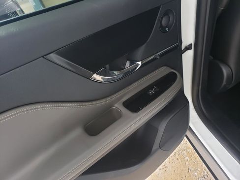 Used 2025 Lincoln Corsair Reserve w/ Equipment Group 202A image 16