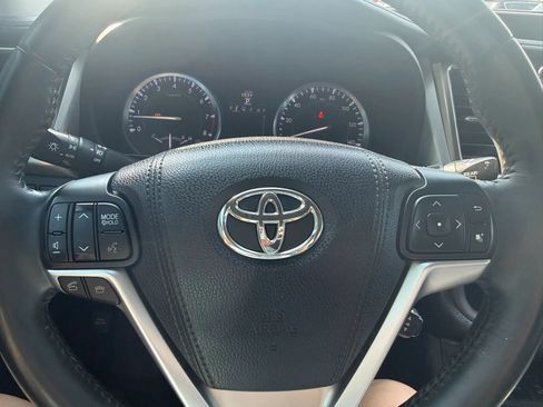 Used 2016 Toyota Highlander XLE AWD/4WD image 8
