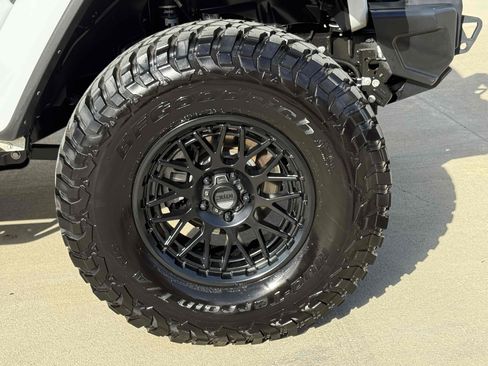 Used 2022 Jeep Gladiator Mojave w/ LED Lighting Group image 9