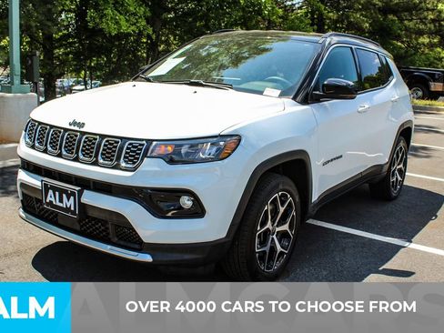 Used 2025 Jeep Compass Limited AWD/4WD image 3