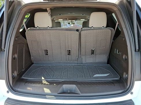 Used 2022 Chevrolet Tahoe LT w/ Luxury Package RWD image 29