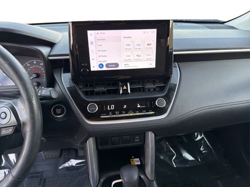 Used 2023 Toyota Corolla Cross LE image 14