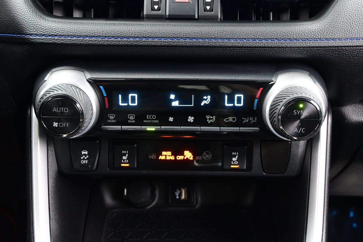 Used 2024 Toyota RAV4 XSE w/ Weather Package AWD/4WD image 21