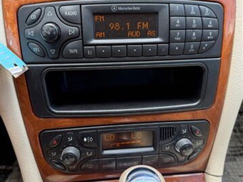 Used 2004 Mercedes-Benz CLK 500 Cabriolet image 27