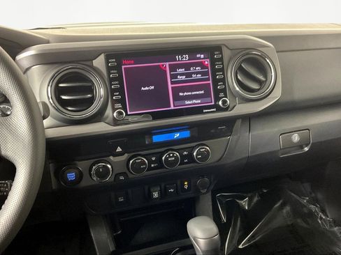 Used 2022 Toyota Tacoma TRD Sport image 11