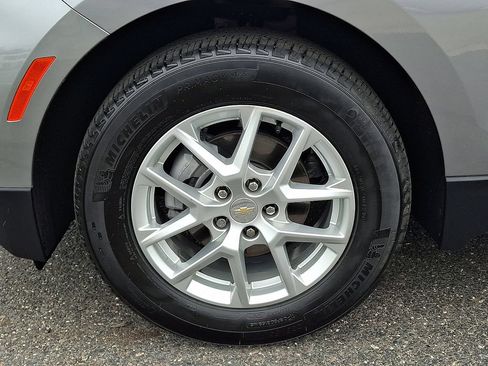 Used 2023 Chevrolet Equinox LS w/ LS Convenience Package FWD image 12