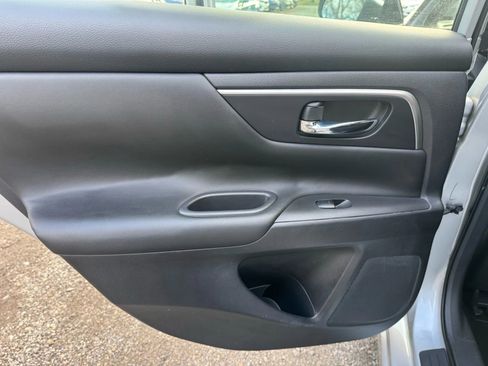 Used 2015 Nissan Altima 2.5 S w/ Power Driver Seat Package FWD image 19