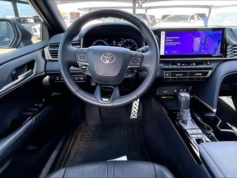 Used 2025 Toyota Camry XSE FWD image 5