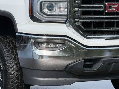 Used 2018 GMC Sierra 1500 SLE w/ SLE Value Package AWD/4WD image 10