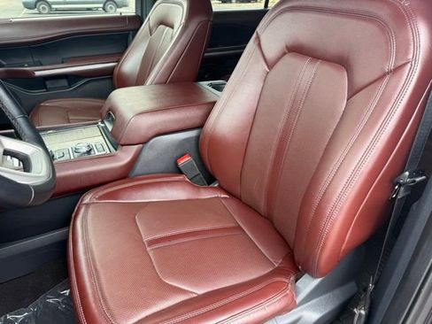 Used 2023 Ford Expedition Max Limited image 13