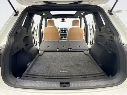 Used 2023 Volkswagen Tiguan SE AWD/4WD image 22