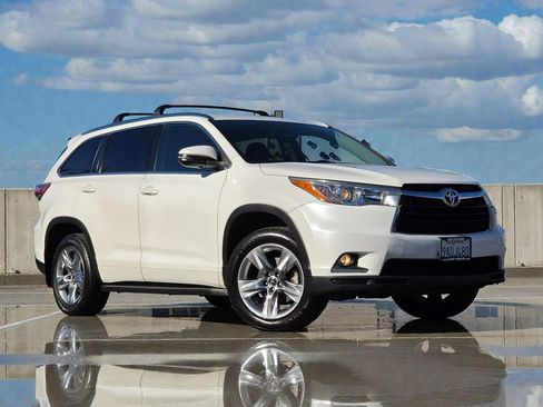 Used 2016 Toyota Highlander Limited image 2