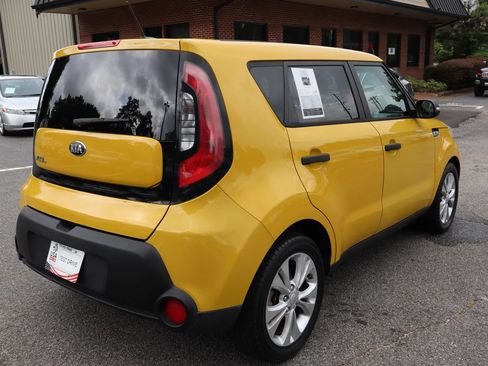 Used 2014 Kia Soul + FWD image 6