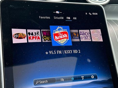 Used 2025 Mercedes-Benz GLC 300 4MATIC image 17