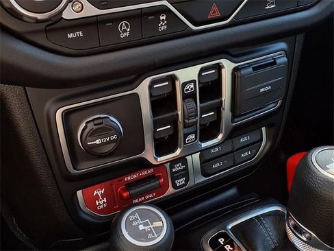 New 2025 Jeep Wrangler Unlimited Rubicon image 11