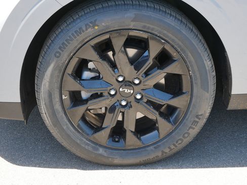 Used 2024 Kia Carnival SX Prestige FWD image 15