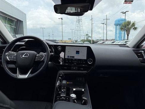 Used 2025 Lexus NX 250 FWD w/ Premium Package image 14