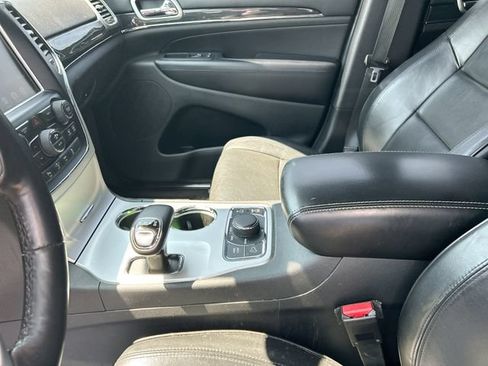 Used 2015 Jeep Grand Cherokee High Altitude AWD/4WD image 32