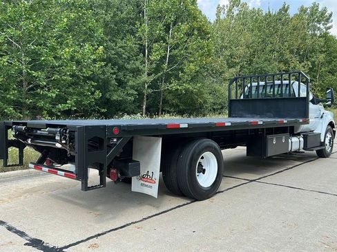 Used 2019 Ford F650 2WD Regular Cab Super Duty image 13
