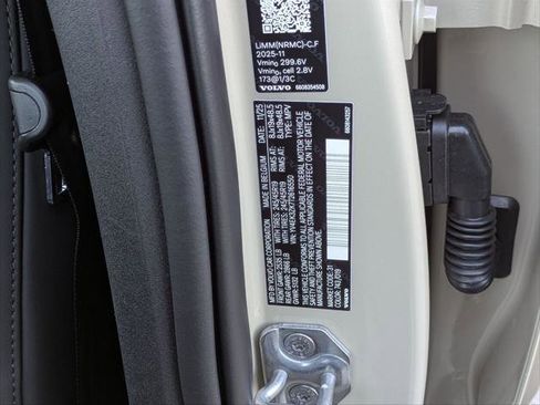 New 2026 Volvo EX30 Plus image 15