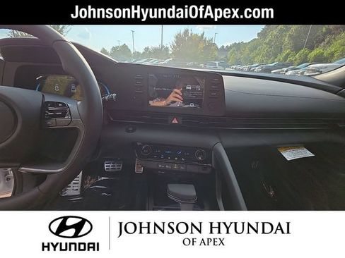 Used 2025 Hyundai Elantra Sport FWD image 29