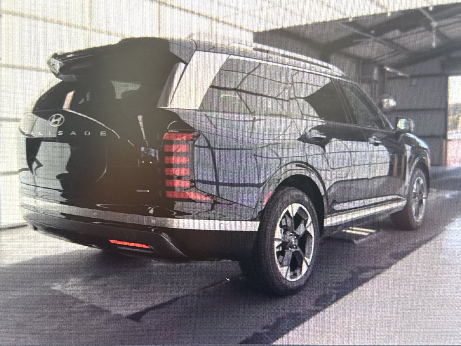 Used 2026 Hyundai Palisade Limited AWD/4WD image 2
