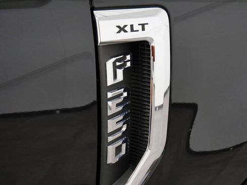 Used 2022 Ford F250 XLT w/ XLT Value Package image 9