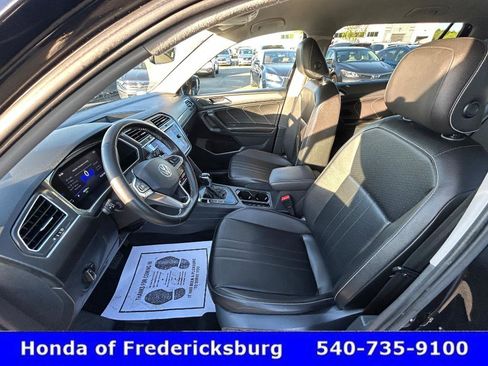 Used 2022 Volkswagen Tiguan SE image 16