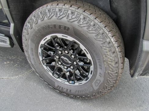 New 2026 Chevrolet Silverado EV Trail Boss image 10