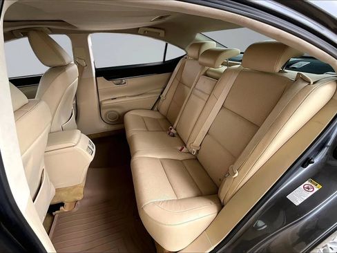 Used 2015 Lexus ES 350 w/ Luxury Package FWD image 19