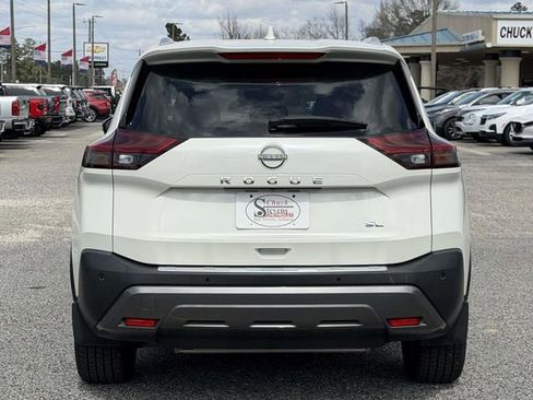 Used 2023 Nissan Rogue SL w/ SL Premium Package image 5