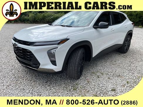New 2026 Chevrolet Trax ACTIV w/ Sunroof Package FWD image 5